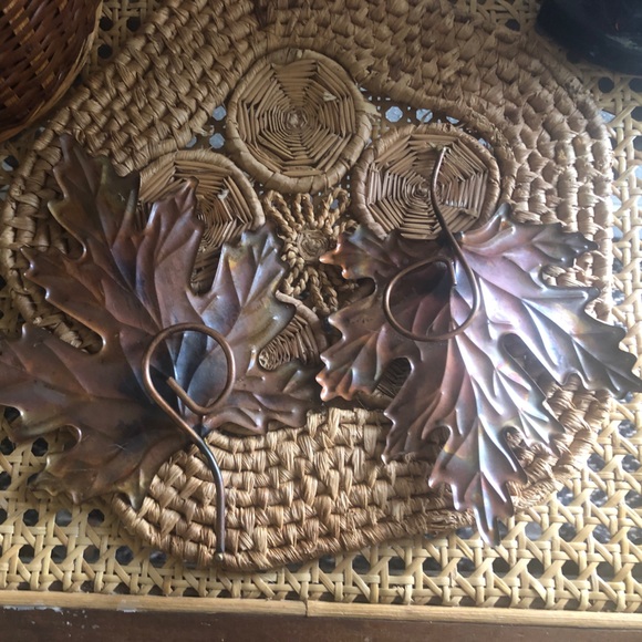 Pair of Detailed Brass Maple Wall Leaves - Picture 12 of 13